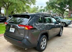 RAV4 · LE Sport Utility 4D