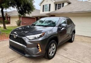 RAV4 · LE Sport Utility 4D