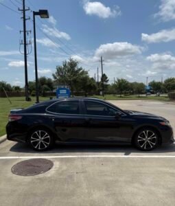 Camry · SE Sedan 4D