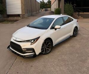 Corolla · SE Sedan 4D