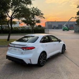 Corolla · SE Sedan 4D