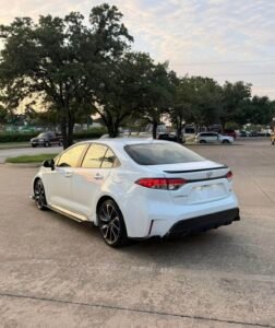 Corolla · SE Sedan 4D