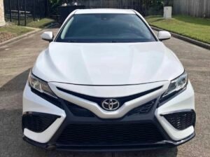 Corolla · SE Sedan 4D