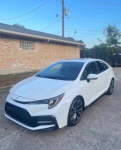 Corolla · SE Sedan 4D