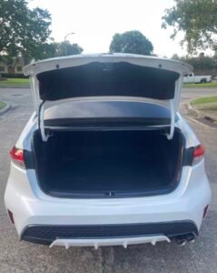 Corolla · SE Sedan 4D