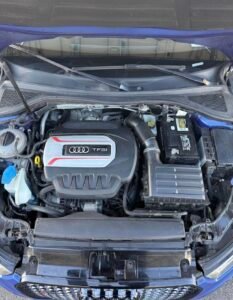 · Premium Plus Sedan 4D