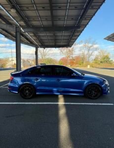 · Premium Plus Sedan 4D