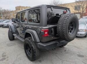 · Unlimited Sport SUV 4D