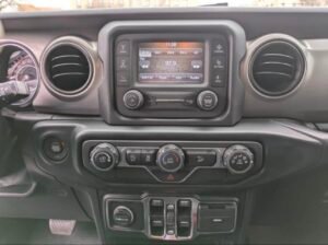 · Unlimited Sport SUV 4D